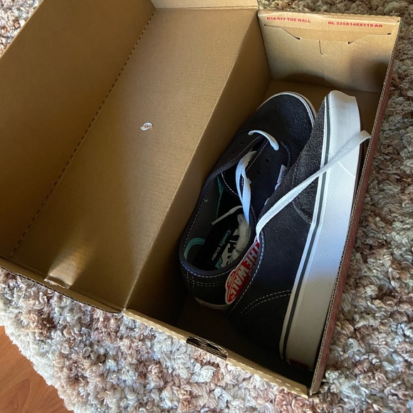 Comfy Cush Old Skool in Black & White New with tags & box Women’s 6.5, Men’s 5 - Picture 4 of 4